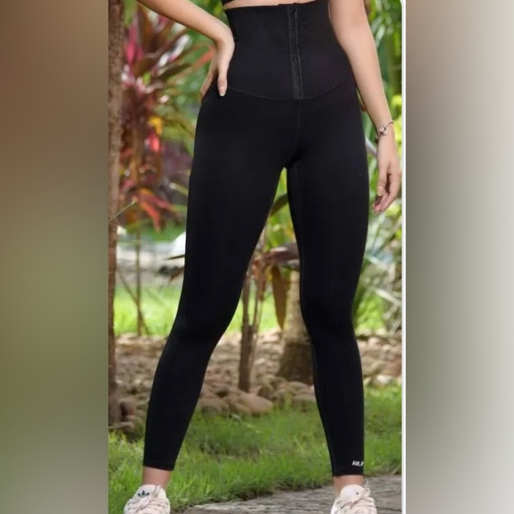 Athletics Motion Magic Waist 2-in-1 Leggings - Picture 11 of 11